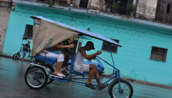 individuele-rondreis-cuba-havana-fietstaxi